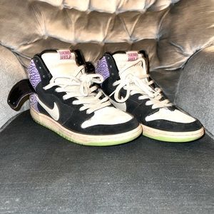 Nike “Send Help” Dunk’s